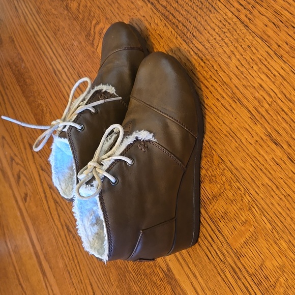 TOMS desert wedge boots - Picture 4 of 9